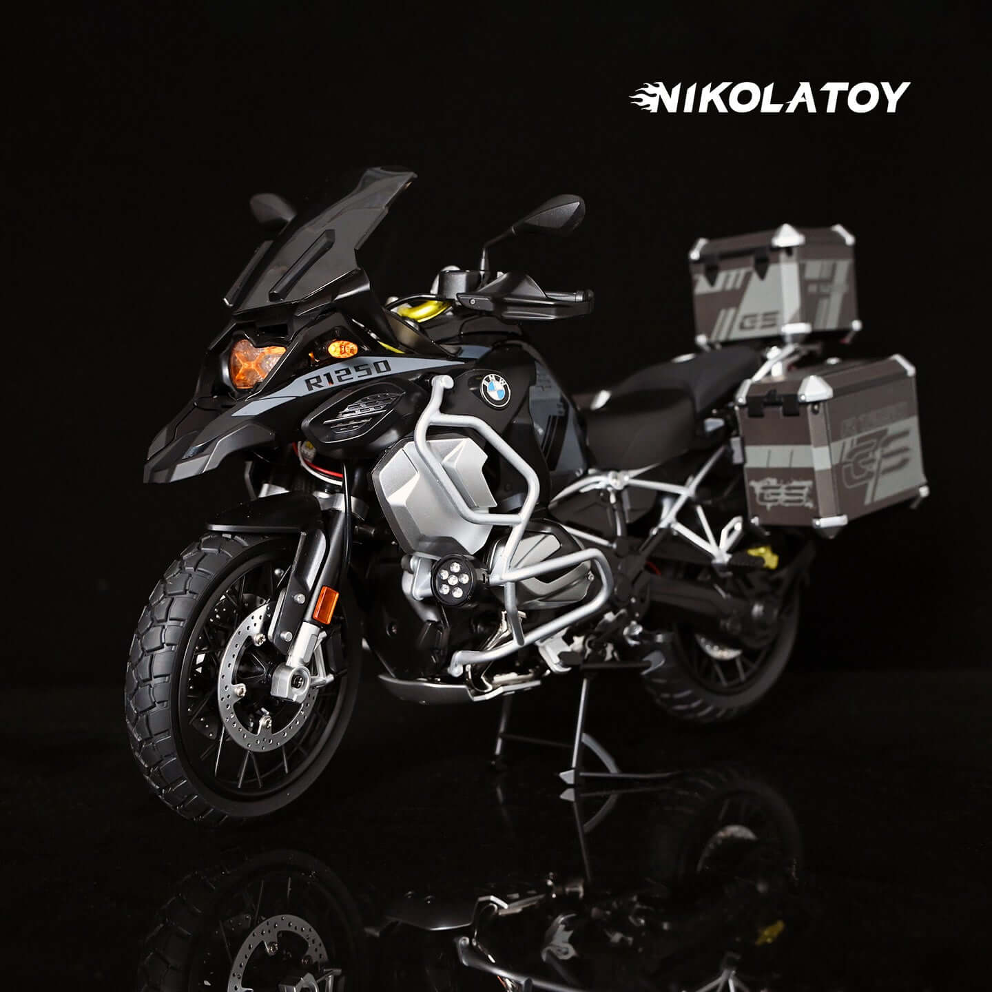 1/6 BMW R1250 GSADV Alloy Dynamic Motorcycle Model - Image 3