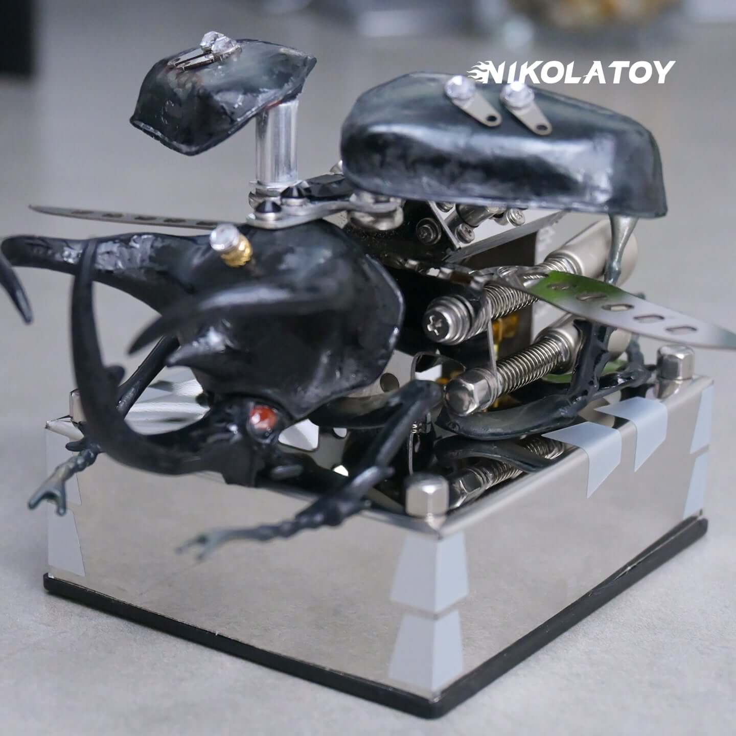 Alloy Mechanical V8 Beetle - Image 4