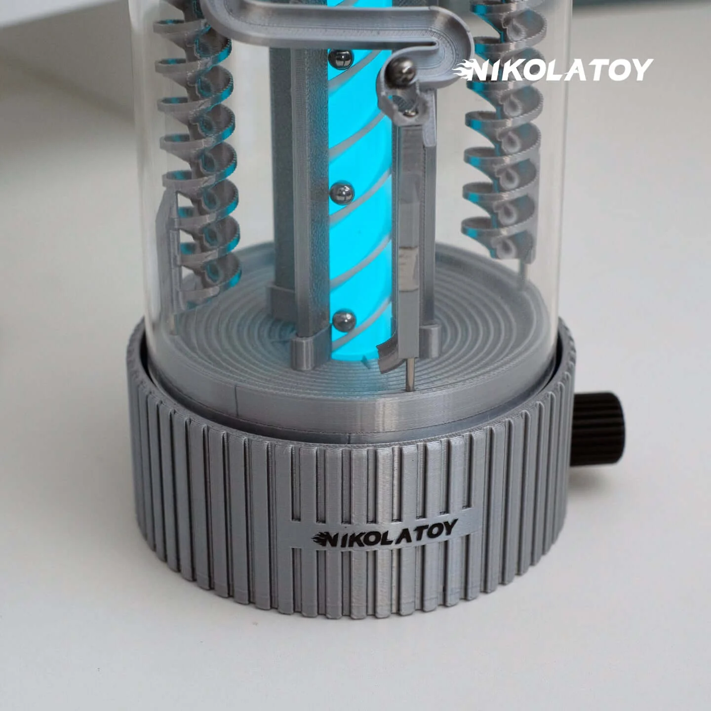 Creative EDC Spinning Pinball RGB Desktop Night Light - Image 5
