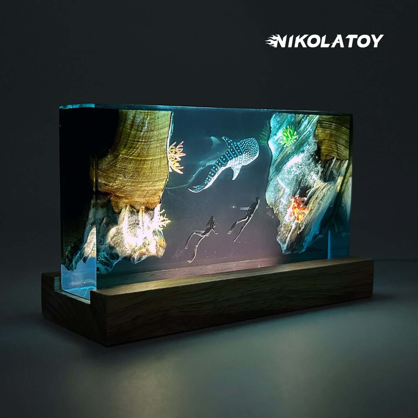 Creative Resin Night Light Desktop Ornament - The Underwater World - Image 2
